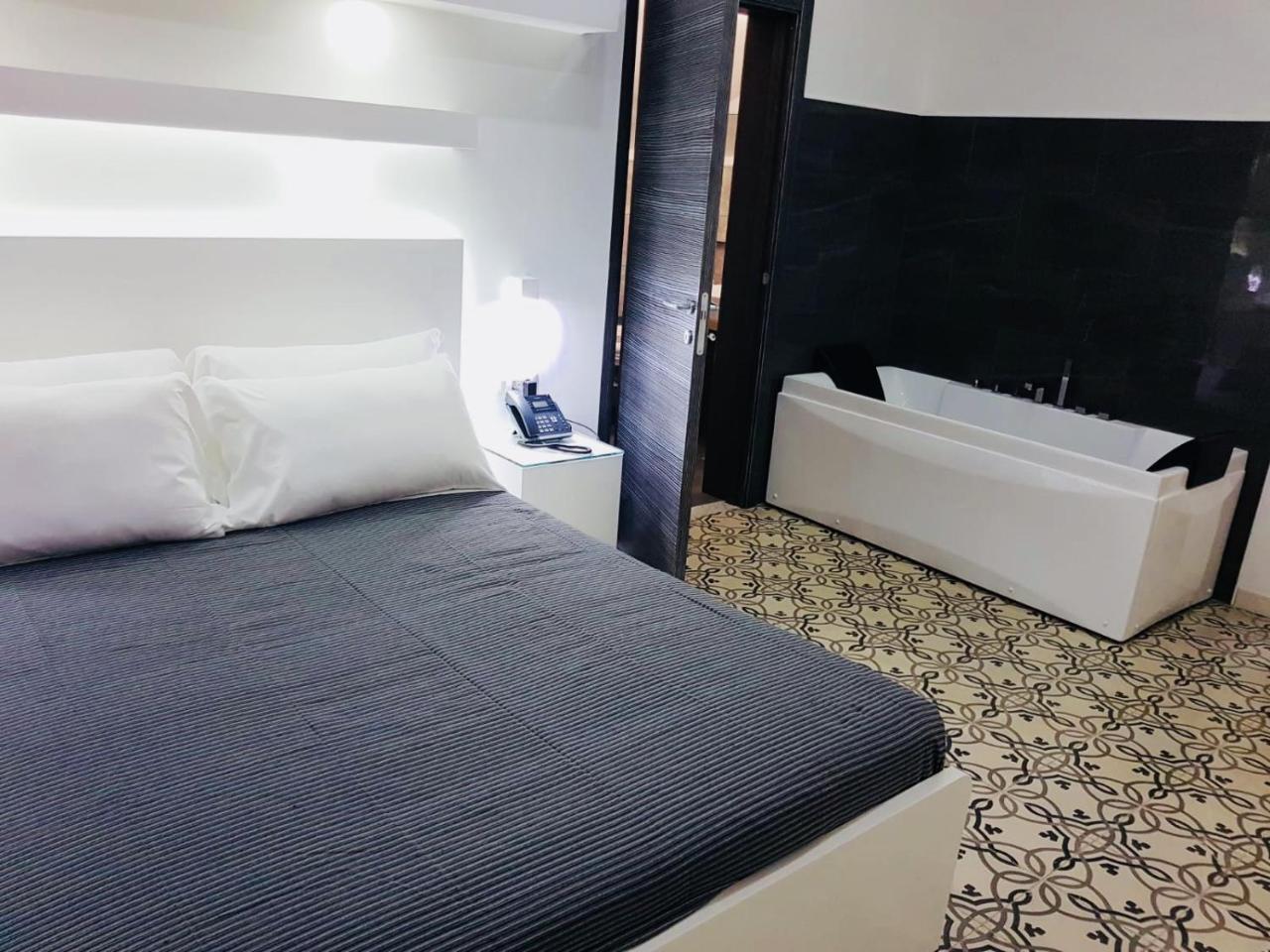 Villa Adelaide Suite & Room Torre A Mare Dış mekan fotoğraf
